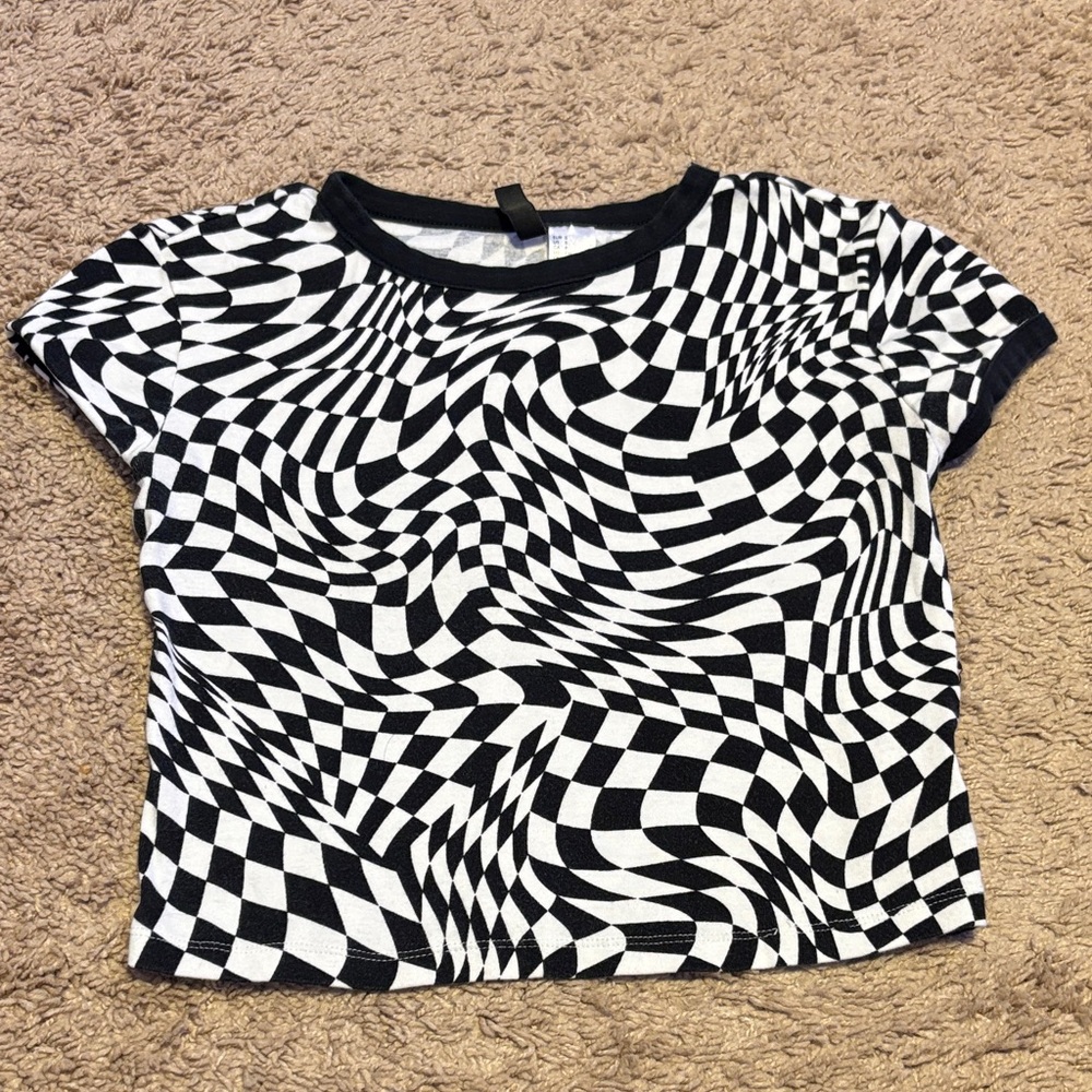 H&M Divided Black & White Optical Wave Crop Top